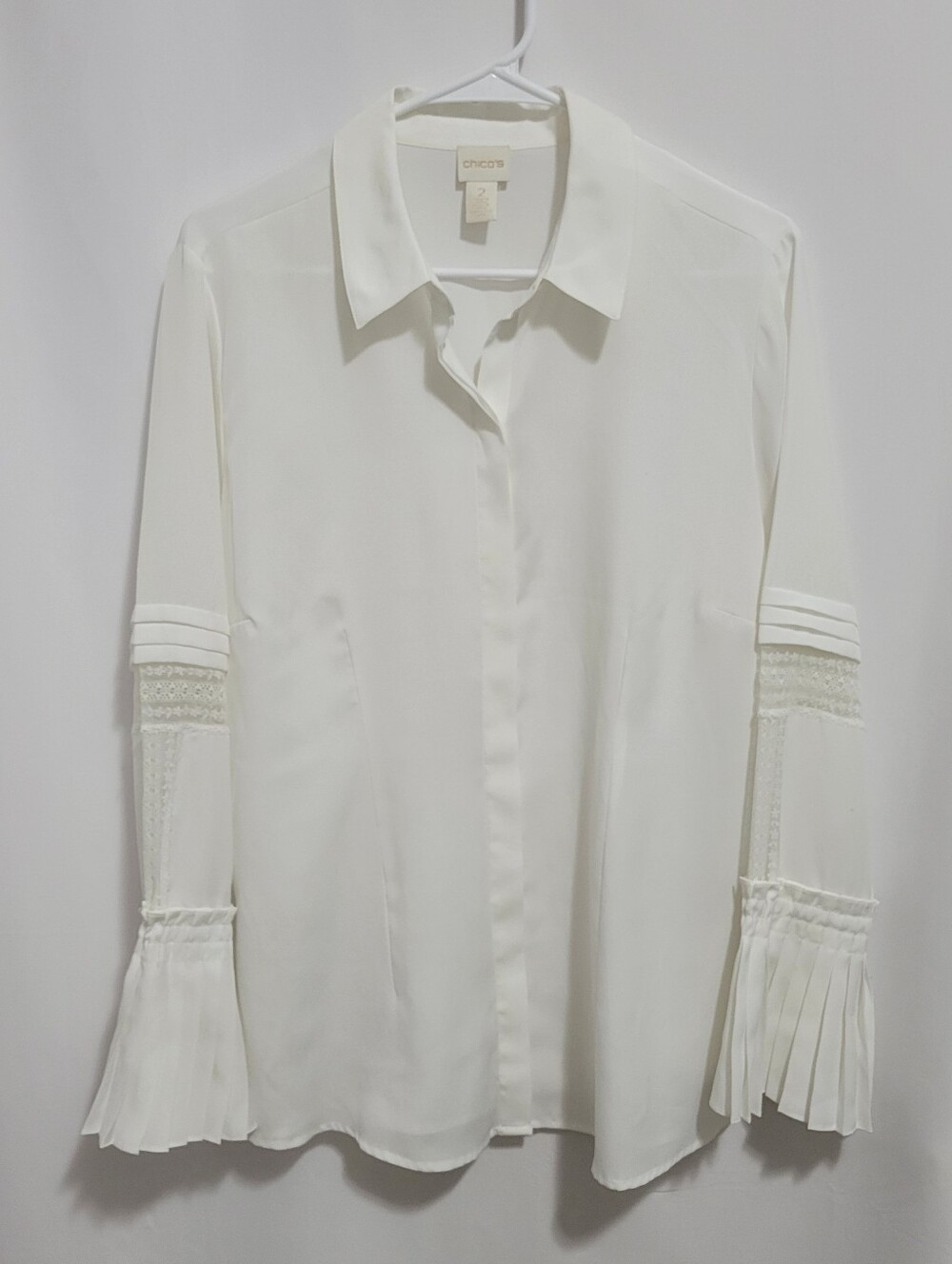 Chico's White Long-Sleeve Button Down Blouse with Pleated Cuffs, Size 2 (Large)